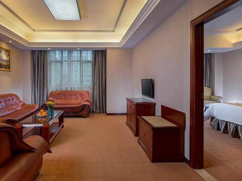 Vienna Hotel Guangzhou Airport 2 Exteriér fotografie